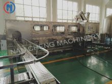 全自动五加仑灌装机（型号：QGF-600)